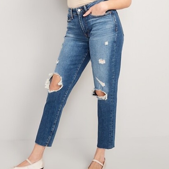 Old Navy Denim - NWT Old‎ Navy Saylor High-Rise Curvy OV Straight Distressed Raw Hem Denim Jeans